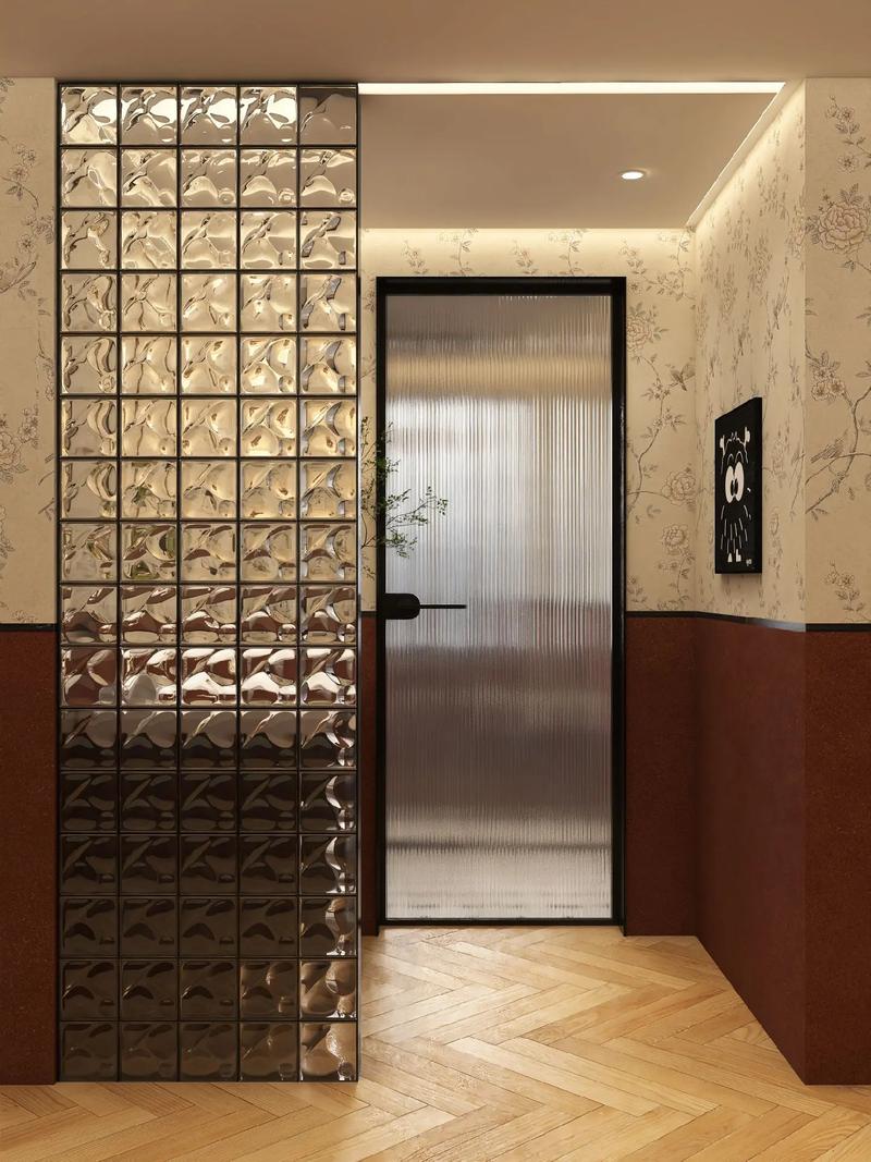 濃郁復古衛生間 玻璃隔斷美翻了！